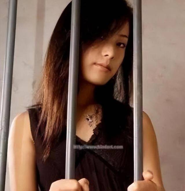 戴着脚镣的女犯为什么这么漂亮？